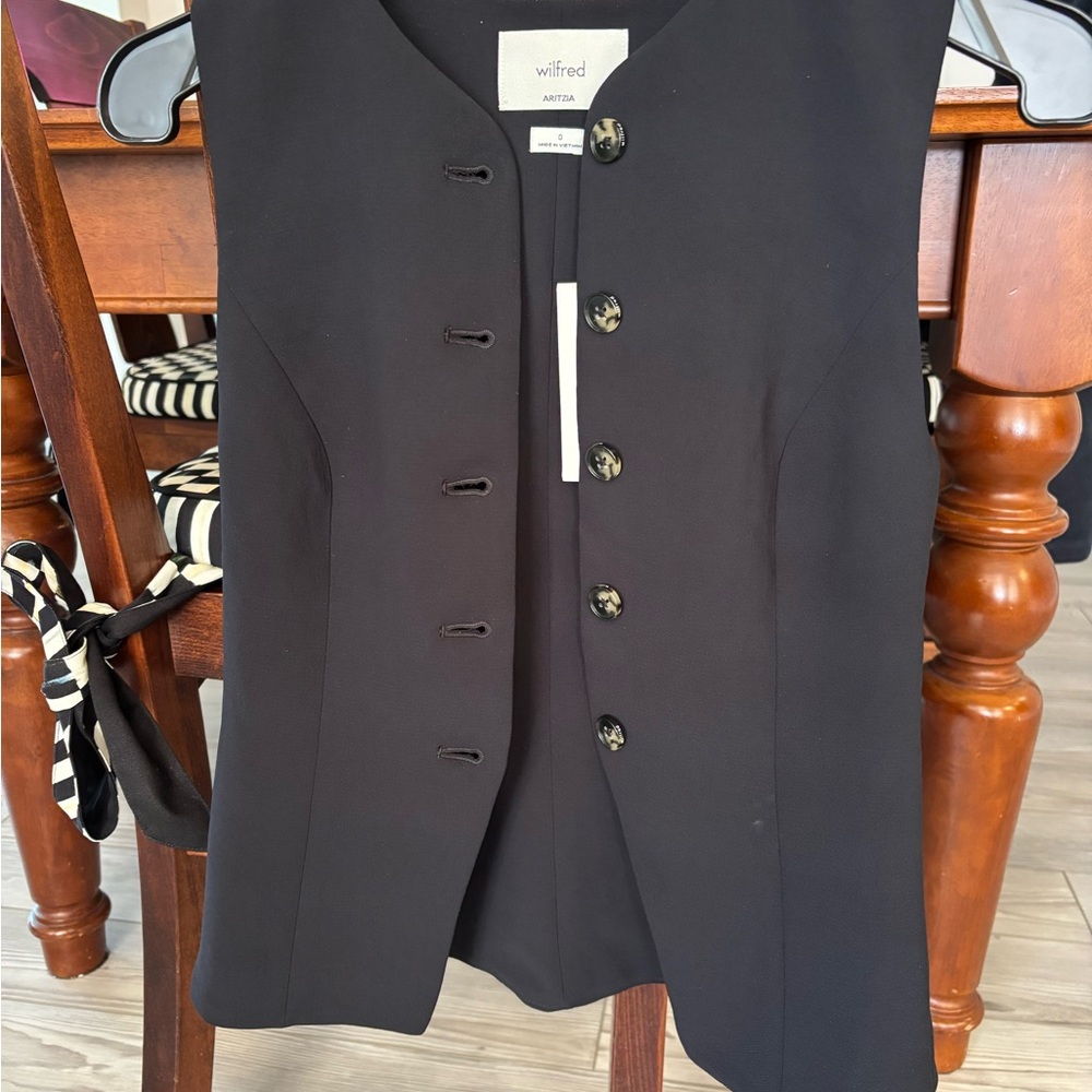 Wilfred Black Sleeveless Vest